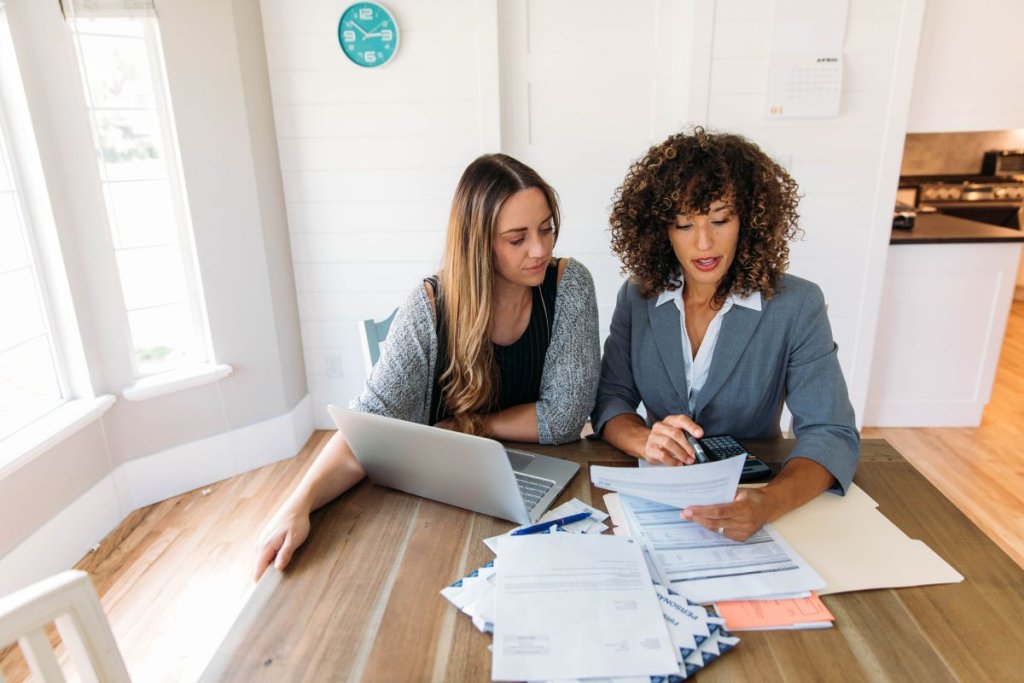 Credit IFN vs credit bancar