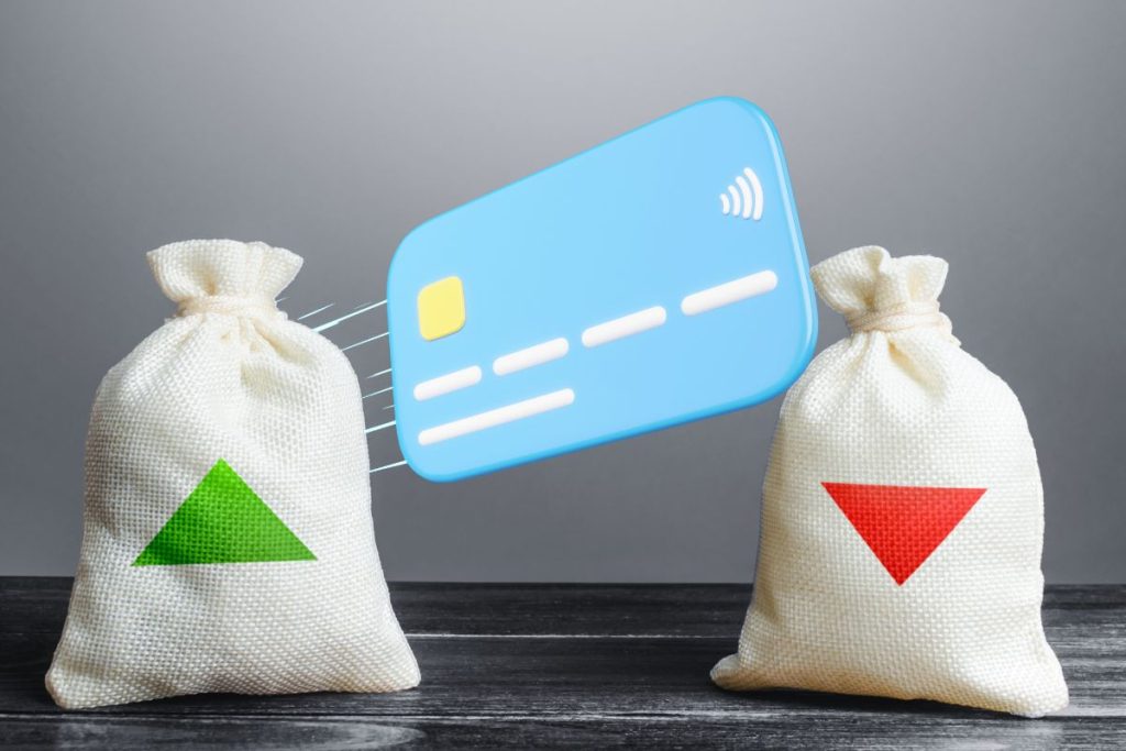 Care sunt avantajele și dezavantajele unui credit rapid?